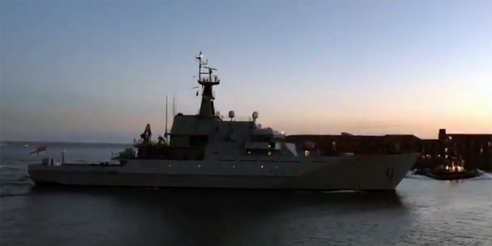 Lielbritānija Lamanšā izvietos karakuģi, lai ierobežotu migrantu pūliņus šķērsot šaurumu