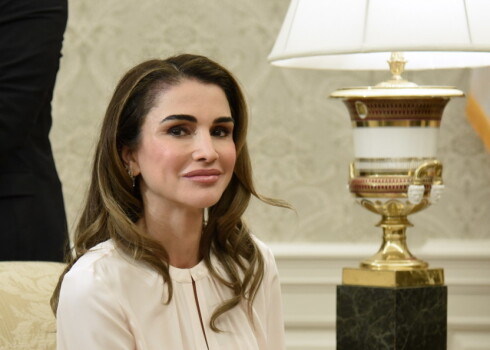 Королева Иордании Рания ответила на критику своего слишком дорогого гардероба