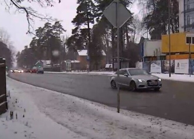 Jūrmalā auto notriec četrus vienas ģimenes locekļus: dome jaunu gājēju pāreju bīstamajā vietā neveidos