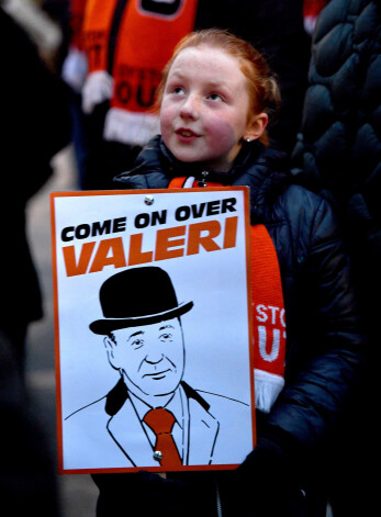 Pēc daudzu fanu domām tieši Valērijs Belokoņs varētu glābt "Blackpool" komandu. 