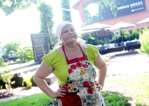 “Šeit būs tā saimnieču pasaule, kur mēs cepsim un šmorēsim,” teic Ilze Briede.