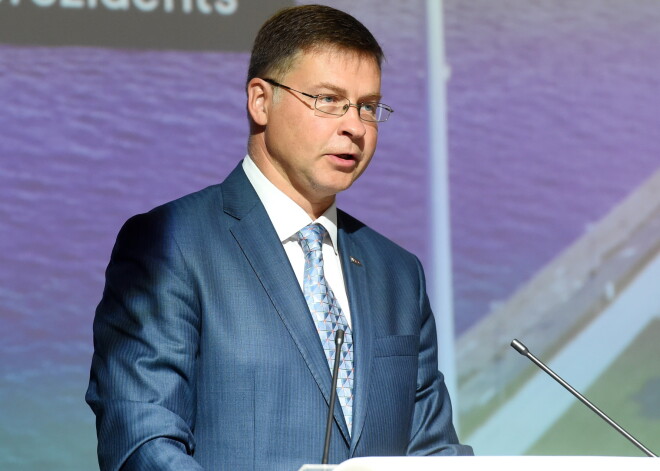 Dombrovskis: Latvijā eiro ir ieviests sekmīgi gan no tehniskā, gan ekonomiskā viedokļa