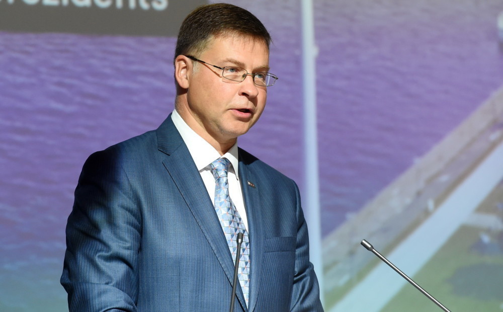 Valdis Dombrovskis Kariņa izredzes izveidot valdību vērtē kā labas