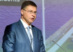 Dombrovskis: "Es viņu pazīstu kā konstruktīvu, uz sadarbību vērstu kolēģi, kurš šajā situācijā, kad tiek veidota piecu partiju koalīcija, ir ļoti svarīgi."