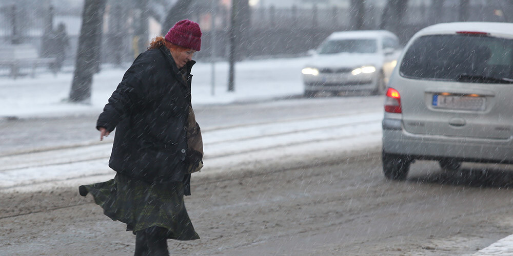 Šorīt braukšanas apstākļi apmierinoši vienīgi Latvijas austrumu daļā