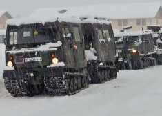 Militārā kalnu brigāde pieliek visas pūles, lai palīdzētu nelaimē nonākušajiem iedzīvotājiem.