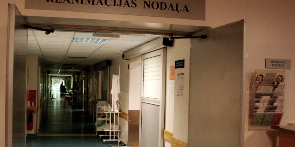 Latvijā izsludina gripas epidēmiju; jau teju 500 hospitalizēto