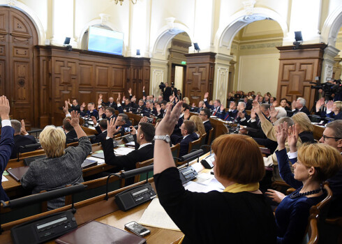 Saeimā iesniedz iniciatīvu par darba nedēļas saīsināšanu līdz 32 stundām.