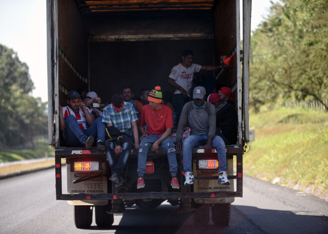 FOTO: labākas dzīves meklējumos Meksikā iebraukušas jaunas migrantu karavānas