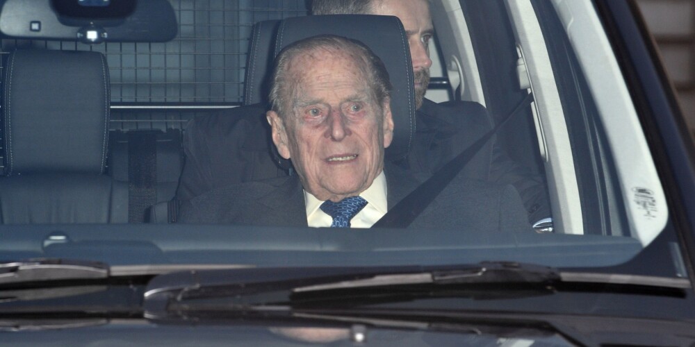 Karalienes Elizabetes 97 gadus vecais vīrs princis Filips iekļūst auto avārijā