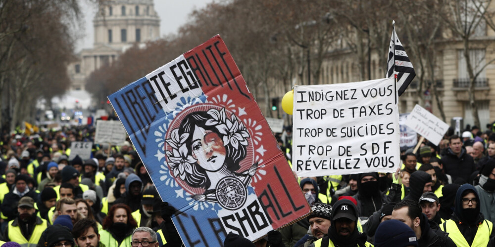 Francijā notiek kārtējie "dzelteno vestu" protesti