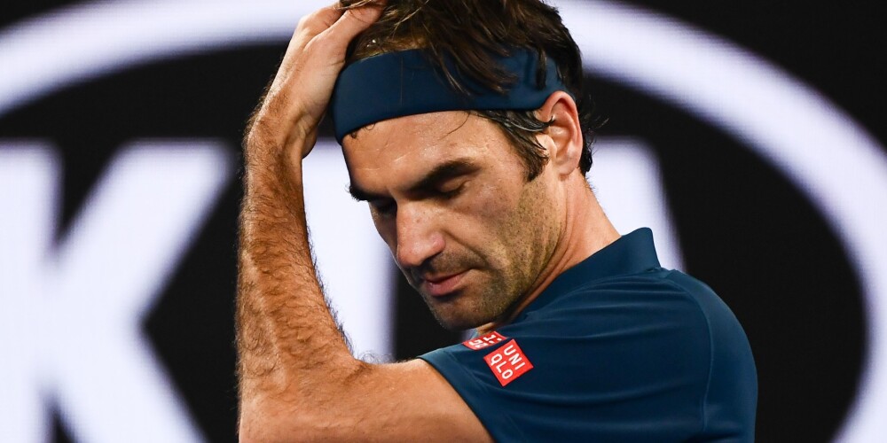 Šveices tenisa leģenda Rodžers Federers svētdien nolika Austrālijas atklātā čempionāta uzvarētāja pilnvaras.