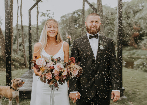 Kadrs no "International Wedding Photographer of the Year 2018" godalgotās fotosērijas - Matīsa un Annas kāzu stāsta