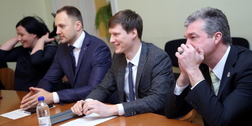 Partijas "KPV.LV" pārtāvji - Ieva Krapāne, Sandis Ģirģens, Ralfs Nemiro un Atis Zakatistovs.