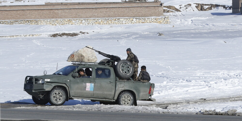 Talibu uzbrukumā Afganistānas armijas bāzei nogalināti 126 cilvēki