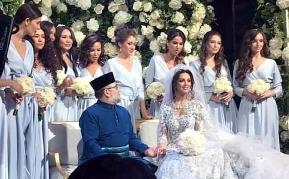 Malaizijas karalis pēc divu mēnešu laulības jau šķiras no krievu skaistumkaralienes