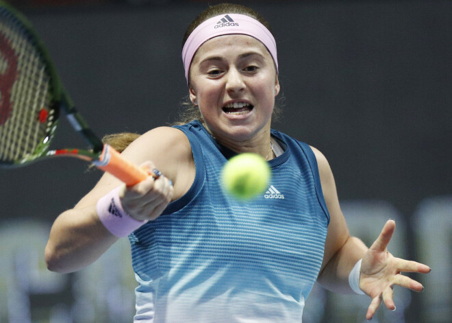 Aļona Ostapenko svin pirmo uzvaru šosezon