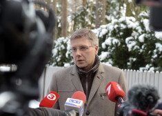 Оппозиция Рижской думы на внеочередном заседании потребует отставки Ушакова