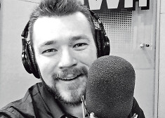 Kaspars Breidaks ir "Radio SWH" rīta šova "Tik Tik Tik" balss.