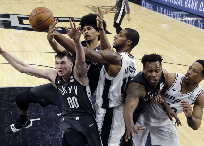 Kurucs izceļas ar 9+10 zaudējumā pret Bertāna "Spurs"