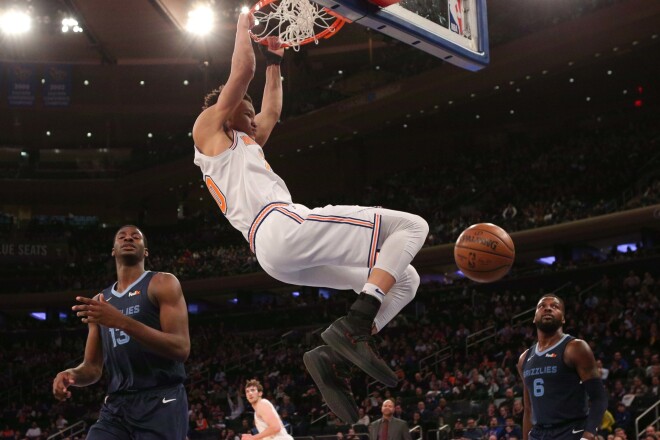 Rezultatīvākais "Knicks" sastāvā ar 17 punktiem bija Kevins Nokss.