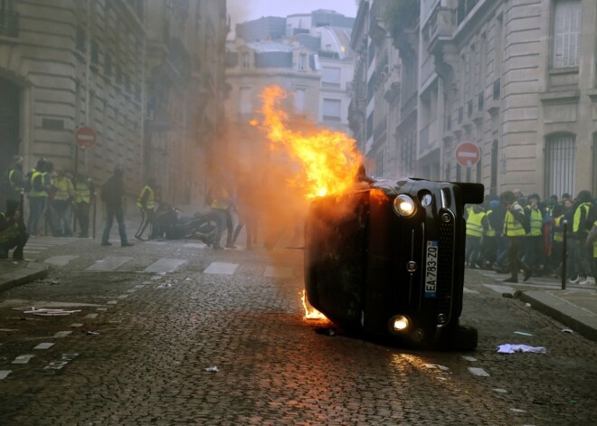 Francijā apstiprināts likumprojekts vardarbības ierobežošanu protestu laikā