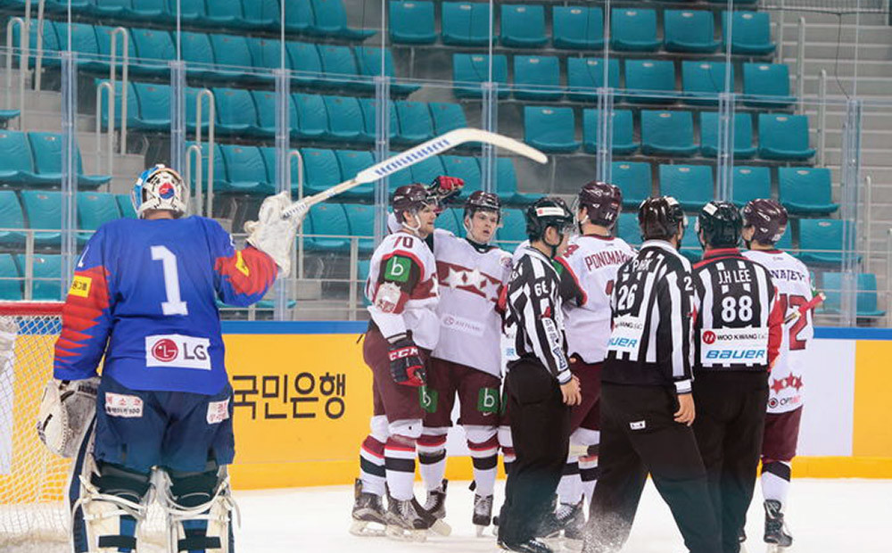 Latvijas hokeja izlase pārbaudes turnīru Dienvidkorejā sāk ar mājnieces sagraušanu