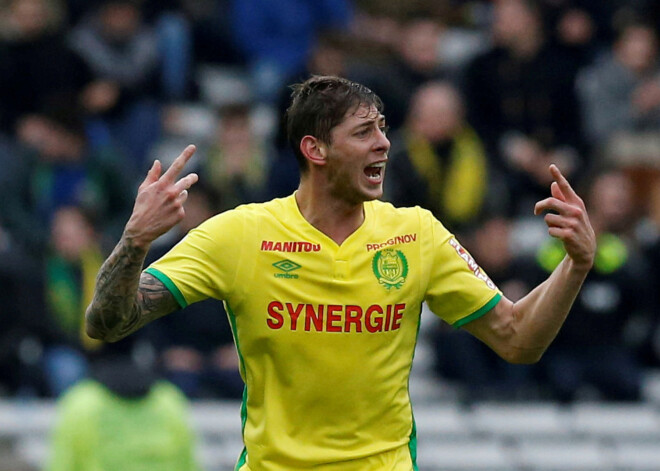 Jūrā iekritušajā lidmašīnā atrastais cilvēks ir argentīniešu futbolists Emiliano Sala