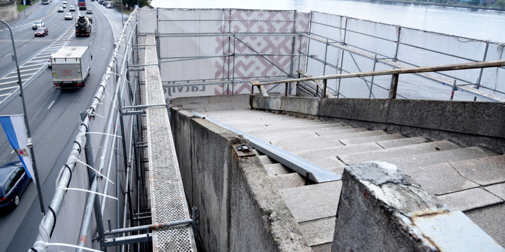Vanšu tilta kāpņu atjaunošana izmaksās aptuveni četrreiz dārgāk nekā sākotnēji plānots