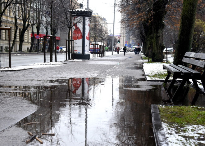 Sestdien turpināsies atkusnis un laiks būs vējains