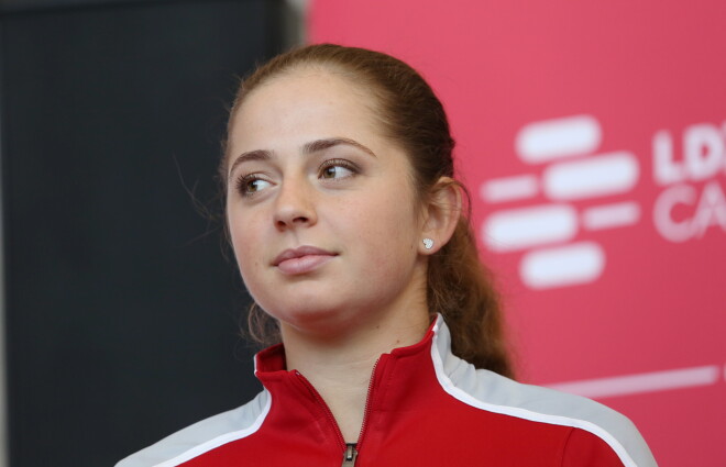 Aļona Ostapenko.