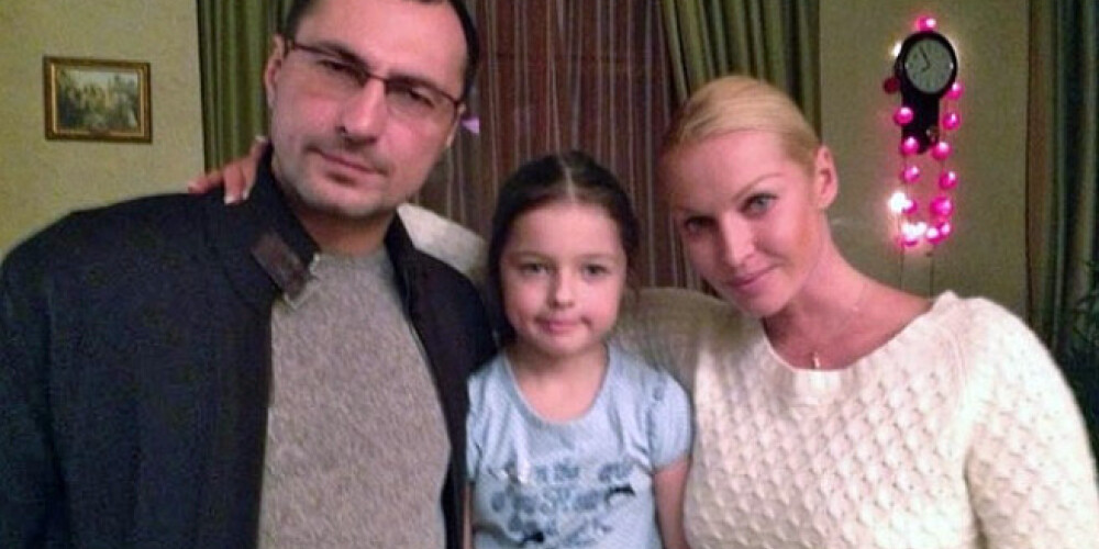 Анастасия Волочкова обратилась в полицию с заявлением, в котором обвинила бывшего мужа в мошенничестве