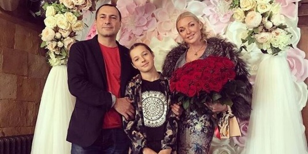 "Пришло время отдавать долги": Анастасия Волочкова объяснила, почему пожаловалась в полицию на бывшего мужа