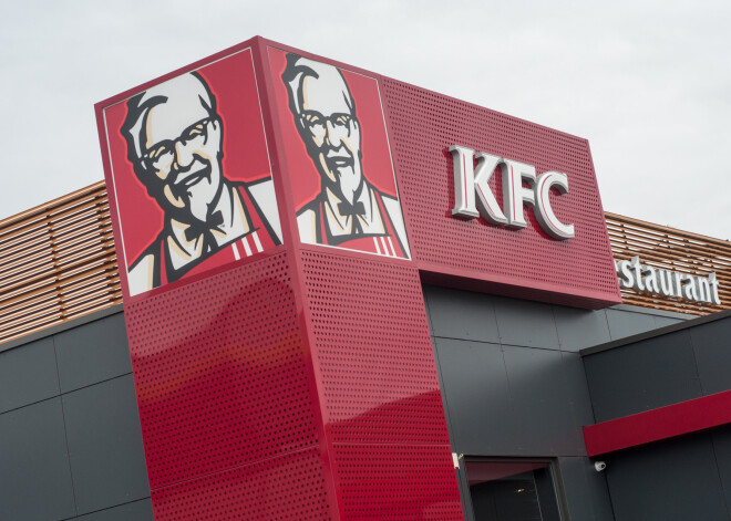 "KFC" nāksies maksāt 2 miljonu dolāru kompensāciju ar krūti barojošai māmiņai