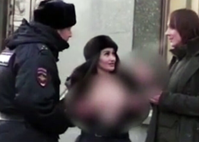 Скандальная Instagram-модель Кира Майер, которая показывала прохожим грудь, задержана полицией