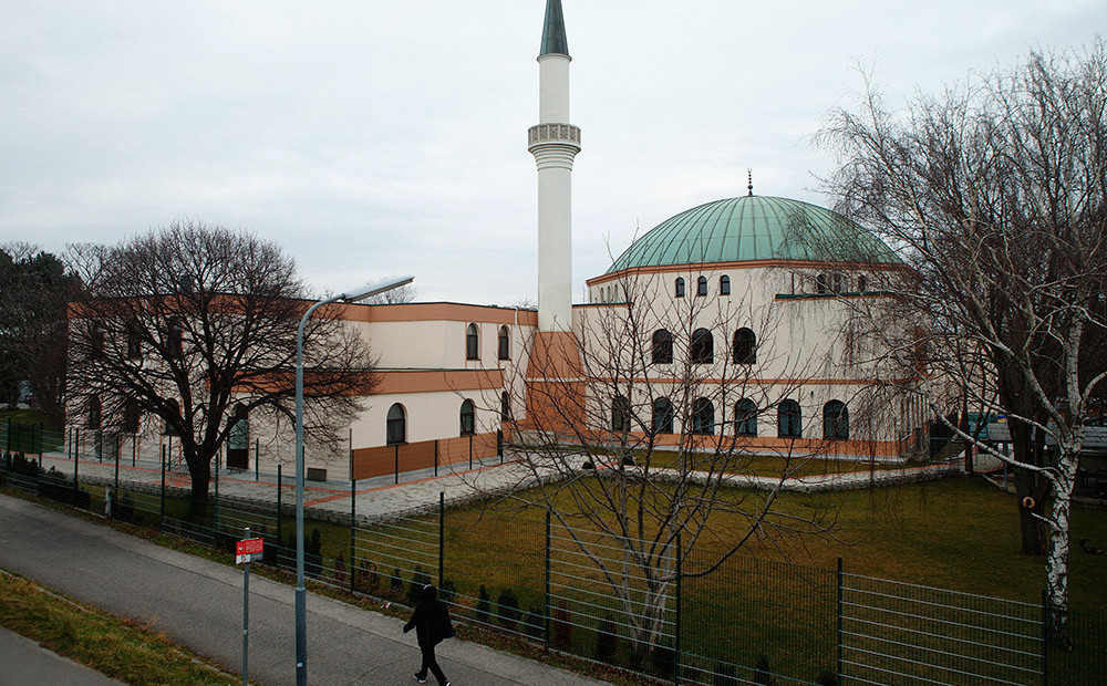 Austrijas tiesa neatbalsta mošeju slēgšanu