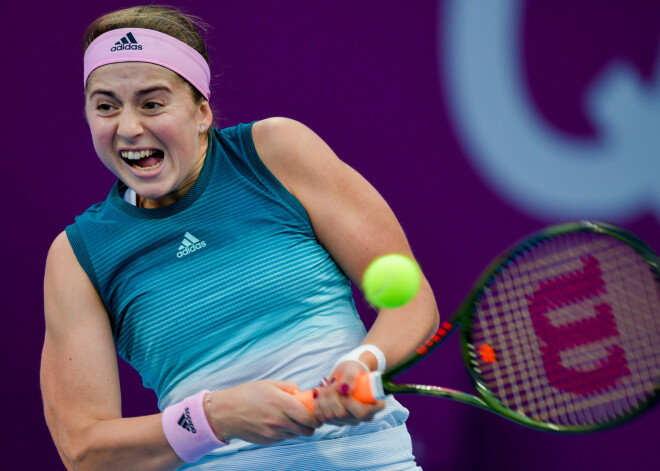 Ostapenko sasniedz Dohas turnīra dubultspēļu sacensību pusfinālu