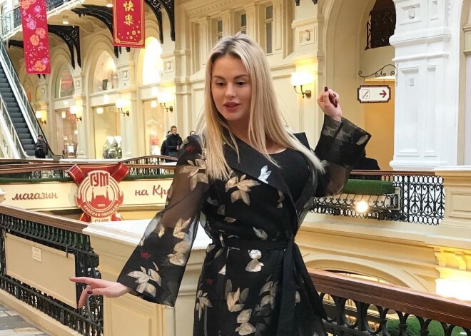 Анну Семенович обвинили в безвкусице из-за нелепого наряда