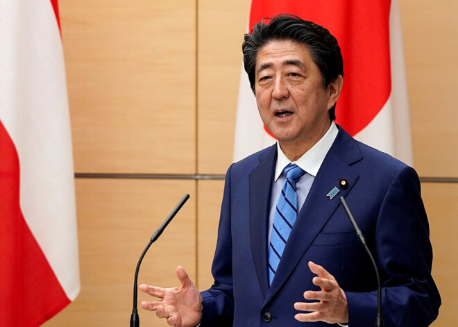 Japānas premjers pēc ASV lūguma nominējis Trampu Nobela Miera prēmijai