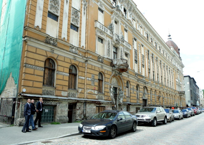 Četru Rīgas graustu īpašniekiem uzdod sakārtot ēkas, pretējā gadījumā solot sodus