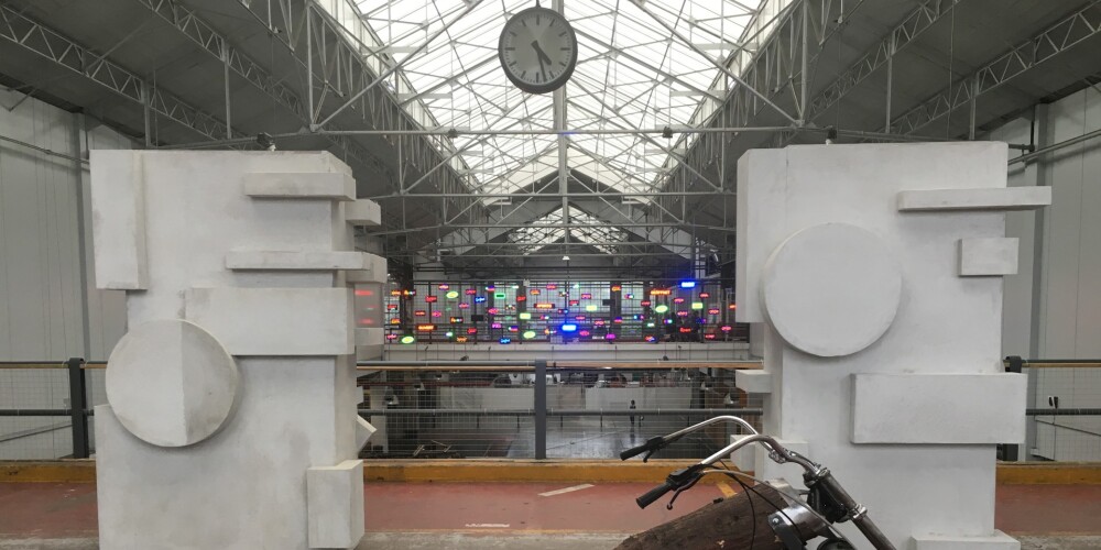 Arhitektūras svētceļniekiem: Citroën garāžā Briselē mākslai atvērts Pompidū centrs