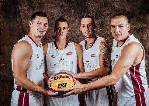 Latvijas 3x3 izlase - Agnis Čavars (no kreisās), Nauris Miezis, Kārlis Pauls Lasmanis, Edgars Krūmiņš. 