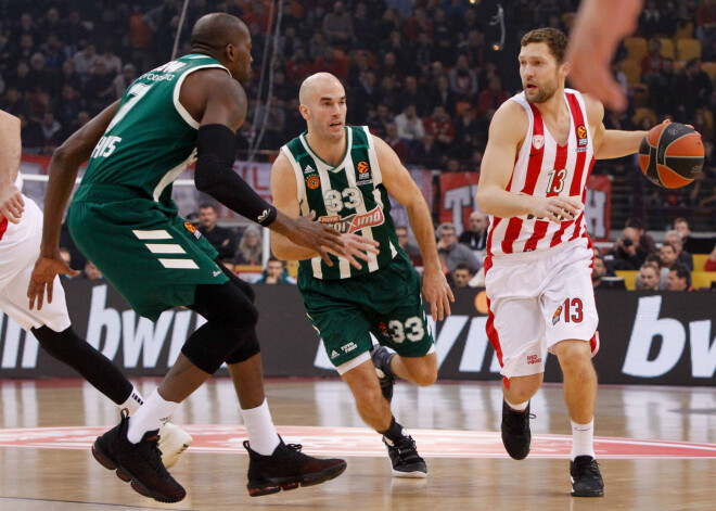 Strēlnieka un Timmas "Olympiakos" varētu pamest Grieķijas čempionātu