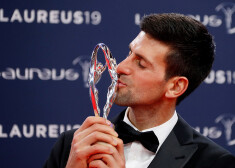 Serbu tenisists Novaks Džokovičs ar prestižo "Laureus" sporta balvu.