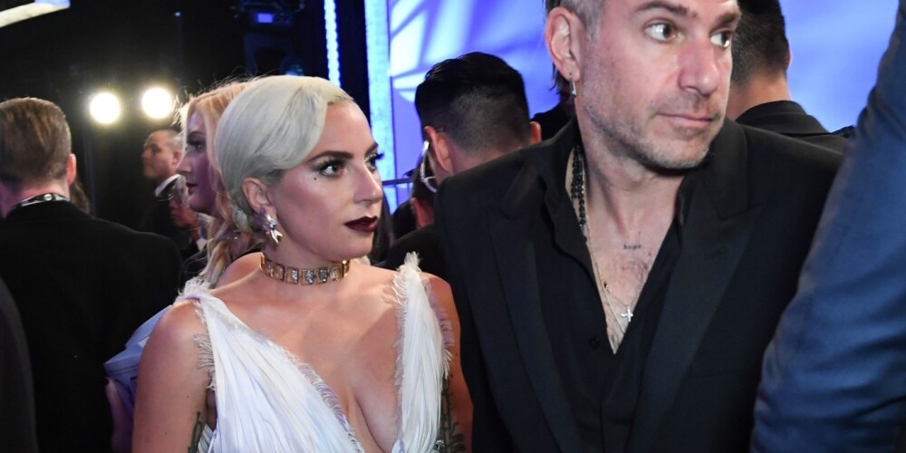 Леди Гага подтвердила, что разорвала помолвку со своим агентом Кристианом Карино