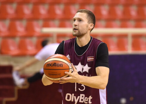 Latvijas basketbola izlases saspēles vadītājs un viens no balstiem Jānis Strēlnieks.