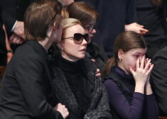 Марина Зудина вывела в свет 12-летнюю дочь впервые после похорон Олега Табакова