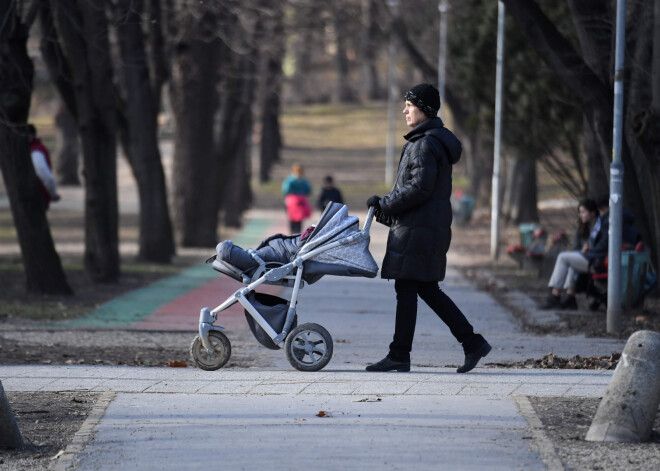 Īrijā dzīvojoša latviešu ģimene vēršas pie vietējās pilsētiņas iedzīvotājiem ar visai neparastu lūgumu