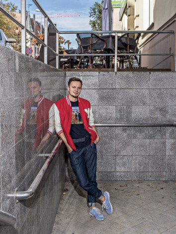 Patiesībā tikai nesen esmu nodefinējis vienu no savas dzīves augstajiem mērķiem. Gribu piedzīvot brīdi, kad latviešu mākslinieka darbs parādās Anglijas TOP 40 vai Amerikas «Billboard Hot 100»," saka DJ Rudd.