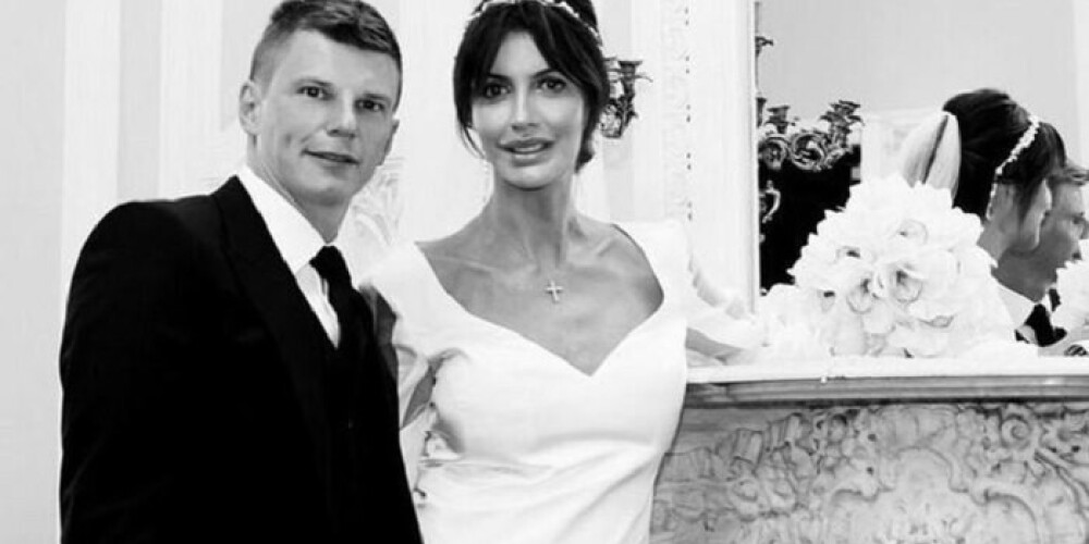 Адвокат Алисы Казьминой о ее разводе с футболистом: "Мать Аршавина - миллионер, он всю недвижимость на нее оформлял"